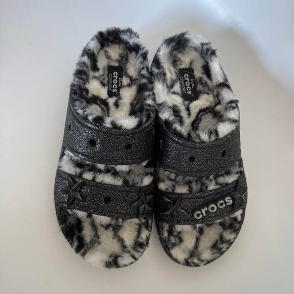 Crocs Cozy Fuzz-Lined Slides (W6/M4) - Picture 2 of 8